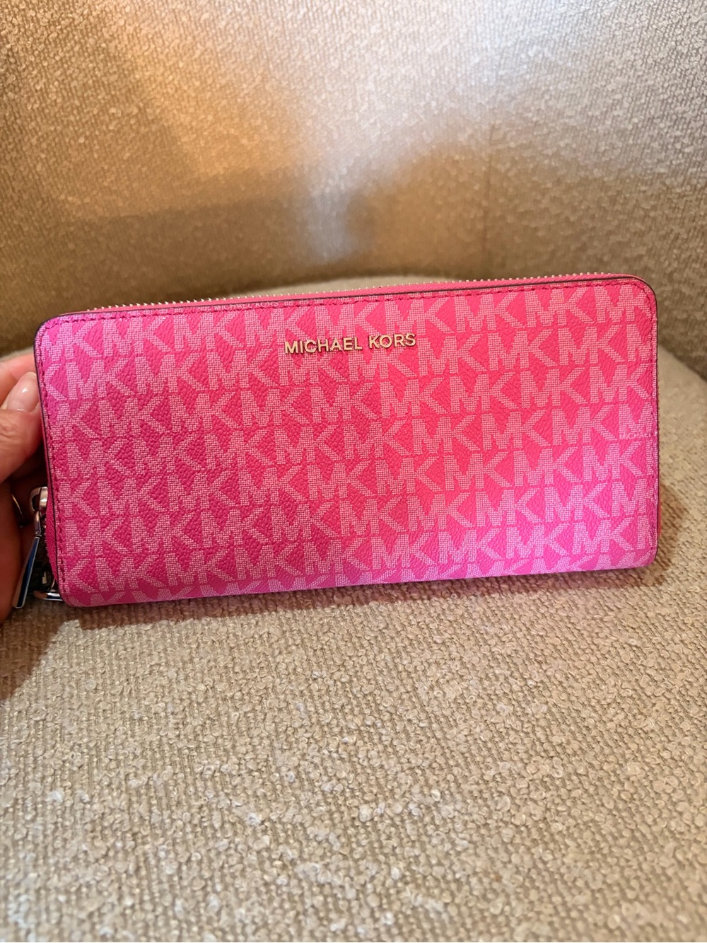Michael Kors Hot Pink MK Signature Zip Wristlet Wallet - Picture 2 of 4